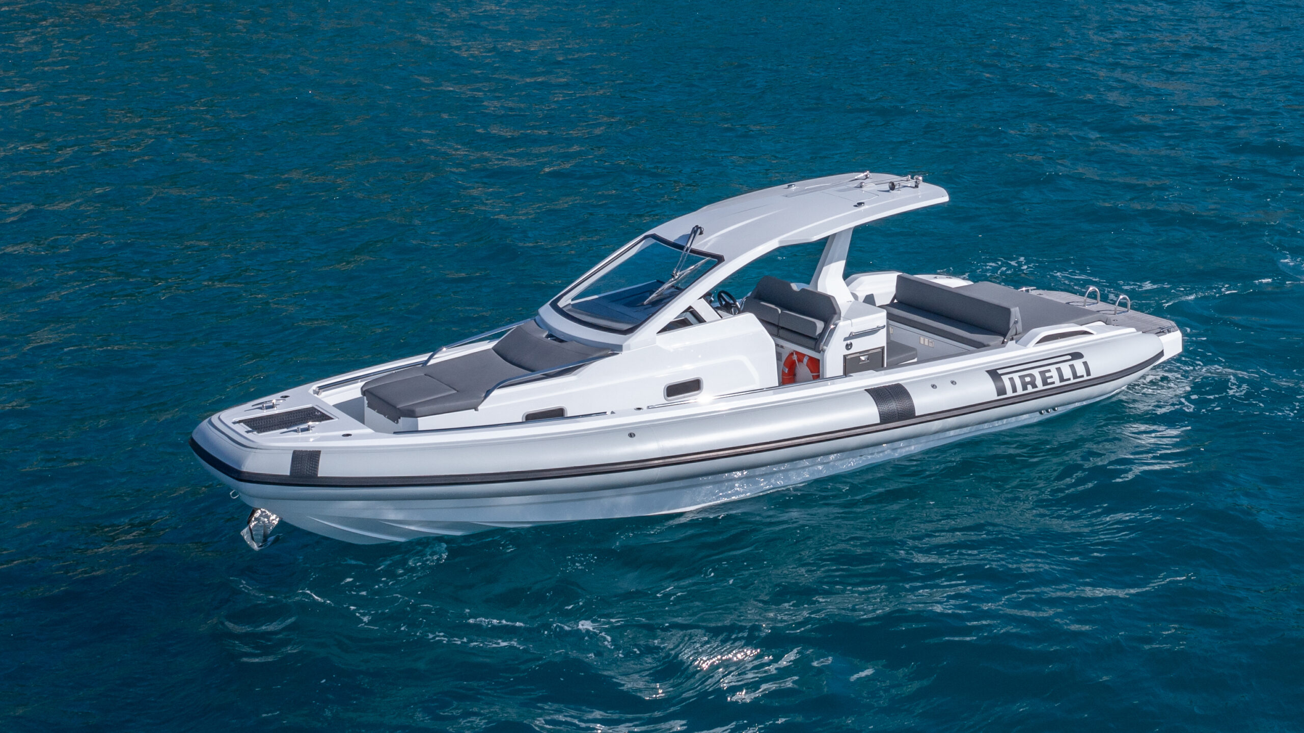 Pirelli 35 Speedboat